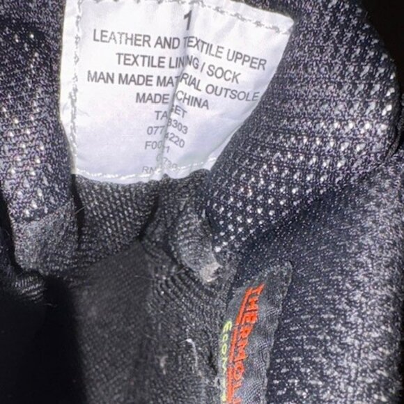 Boys Size 1 Thermolite Snowboots - Picture 6 of 6